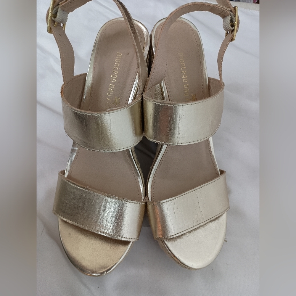 2/$30 MONTEGO BAY CLUB Gold Metallic Women's‎ Sandals (#15)